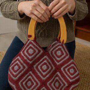 Hand-Knitted Alpaca Blend Purse w/ Wooden Handles – Burgundy & Gray – Made in Pe